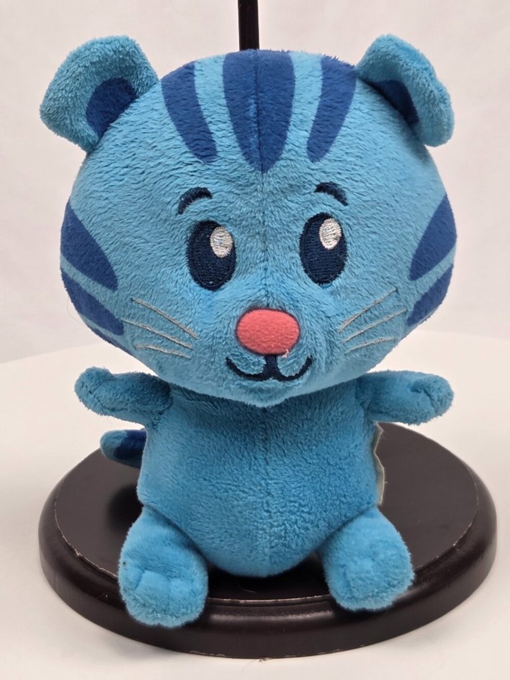 Daniel Tigers Neighborhood Tigey Blue Plush Stuffed Animal 6” Lovey Fred Rogers